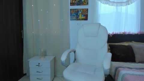 juliana  online show from November 20, 9:58 pm