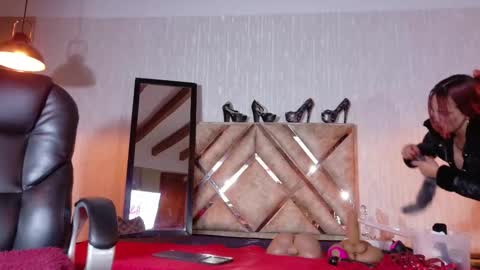 Engel online show from February 5, 11:15 am