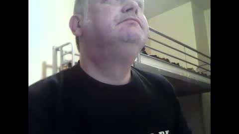 englishguysurrey online show from January 6, 7:01 am