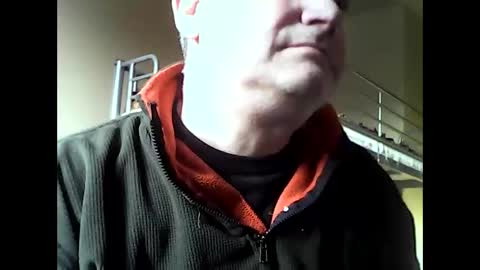 Snapshot of englishguysurrey chatting on March 5, 4:03 pm englishguysurrey online show from March 5, 4:03 pm