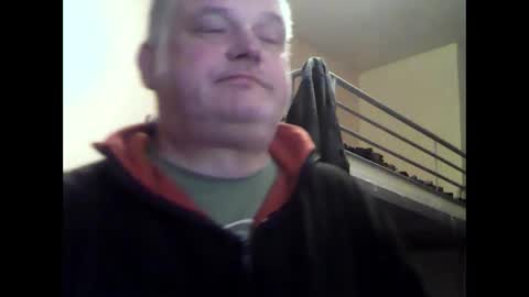 Snapshot of englishguysurrey chatting on March 15, 6:47 pm englishguysurrey online show from March 15, 6:47 pm