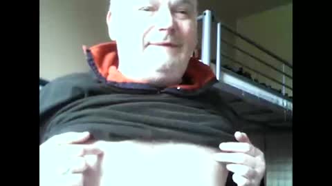 Snapshot of englishguysurrey chatting on March 27, 7:36 am englishguysurrey online show from March 27, 7:36 am