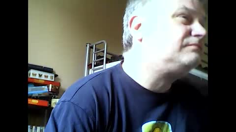 Snapshot of englishguysurrey chatting on April 9, 8:31 am englishguysurrey online show from April 9, 8:31 am