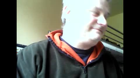 Snapshot of englishguysurrey chatting on April 11, 11:03 am englishguysurrey online show from April 11, 11:03 am
