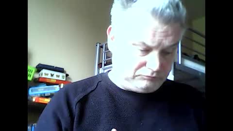 Snapshot of englishguysurrey chatting on April 15, 10:00 am englishguysurrey online show from April 15, 10:00 am