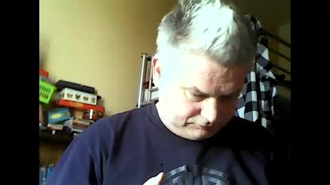 Snapshot of englishguysurrey chatting on April 19, 6:10 pm englishguysurrey online show from April 19, 6:10 pm