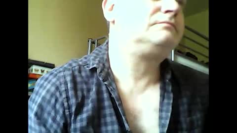 Snapshot of englishguysurrey chatting on May 3, 7:25 am englishguysurrey online show from May 3, 7:25 am