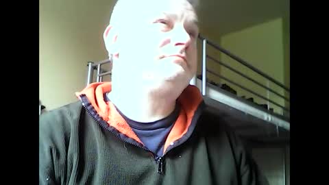 Snapshot of englishguysurrey chatting on May 8, 1:38 pm englishguysurrey online show from May 8, 1:38 pm