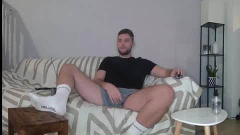 Snapshot of englishladxxx chatting on December 2, 1:58 am Englishladxxx online show from December 2, 1:58 am
