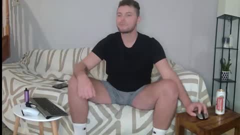 Snapshot of englishladxxx chatting on December 8, 1:02 am Englishladxxx online show from December 8, 1:02 am