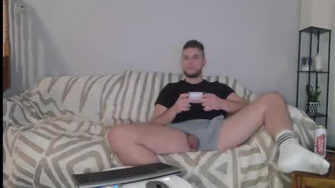Snapshot of englishladxxx chatting on December 14, 10:07 pm Englishladxxx online show from December 14, 10:07 pm