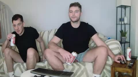 Snapshot of englishladxxx chatting on February 16, 8:33 pm Englishladxxx online show from February 16, 8:33 pm