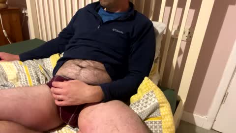 englishshyguyuk online show from December 5, 7:17 pm