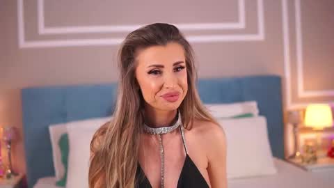 Snapshot of enjoyableemma chatting on February 27, 10:37 am Emma online show from February 27, 10:37 am