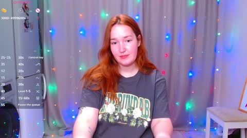 Snapshot of enorolve chatting on December 12, 10:42 pm Horny Mary online show from December 12, 10:42 pm