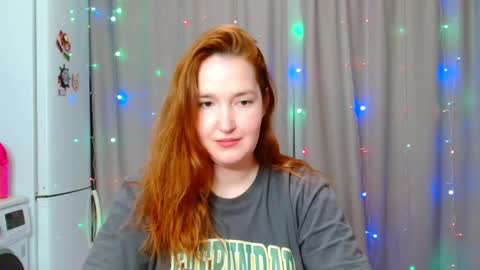 Snapshot of enorolve chatting on December 17, 3:39 am Horny Mary online show from December 17, 3:39 am