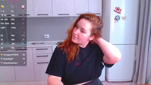 Snapshot of enorolve chatting on January 24, 11:15 am Horny Mary online show from January 24, 11:15 am