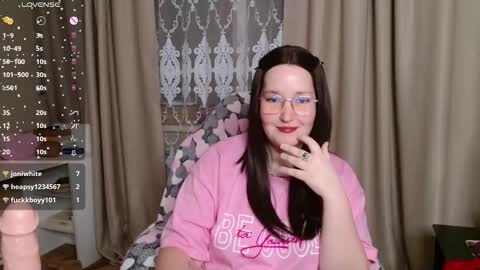 Snapshot of enorolve chatting on March 20, 4:01 pm Horny Mary online show from March 20, 4:01 pm