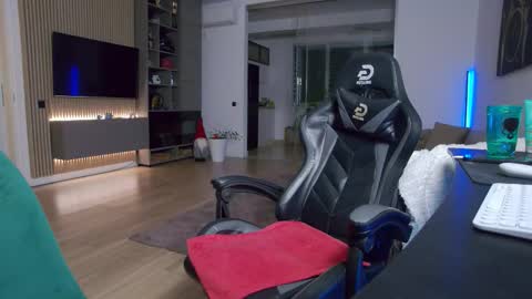 Erik online show from February 22, 11:25 pm