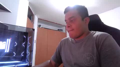 Snapshot of enriqueg15 chatting on November 17, 11:32 pm enriqueg15 online show from November 17, 11:32 pm