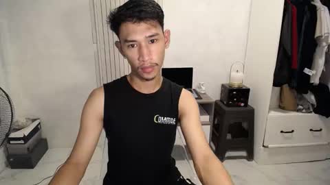 Snapshot of enzinoxx2024 chatting on June 9, 1:23 pm enzo online show from June 9, 1:23 pm