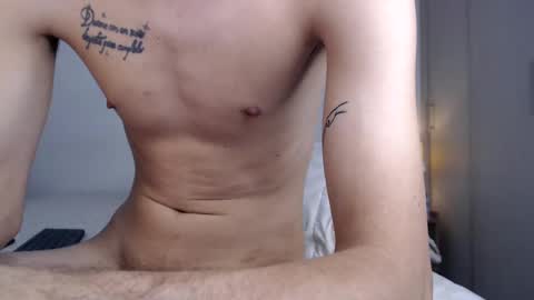 Snapshot of enzo_1408 chatting on December 3, 12:46 am enzo 1408 online show from December 3, 12:46 am