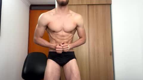 Snapshot of enzo_savage chatting on May 6, 7:19 pm enzo_savage online show from May 6, 7:19 pm