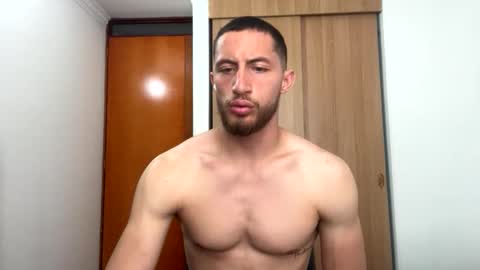 Snapshot of enzo_savage chatting on May 14, 7:53 pm enzo_savage online show from May 14, 7:53 pm