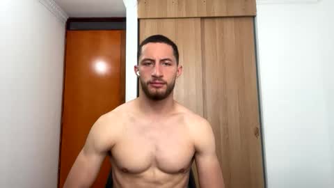 Snapshot of enzo_savage chatting on May 19, 5:52 pm enzo_savage online show from May 19, 5:52 pm