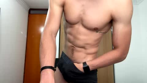 Snapshot of enzo_savage chatting on June 21, 11:46 am enzo_savage online show from June 21, 11:46 am