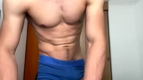 Snapshot of enzo_savage chatting on July 16, 7:42 pm enzo_savage online show from July 16, 7:42 pm