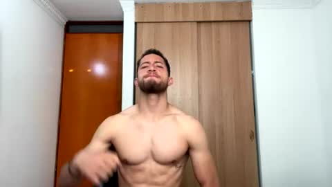 Snapshot of enzo_savage chatting on July 17, 11:39 am enzo_savage online show from July 17, 11:39 am