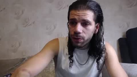 Snapshot of enzofrenchy chatting on January 7, 12:13 am enzofrenchy online show from January 7, 12:13 am