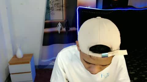 Snapshot of eouae chatting on July 1, 10:06 am ask me online show from July 1, 10:06 am