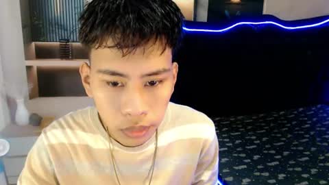 Snapshot of eouae chatting on July 16, 9:37 am ask me online show from July 16, 9:37 am