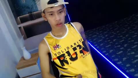 Snapshot of eouae chatting on July 26, 10:22 am ask me online show from July 26, 10:22 am