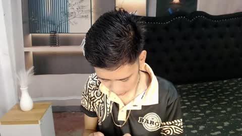 Snapshot of eouae chatting on July 27, 10:33 am ask me online show from July 27, 10:33 am