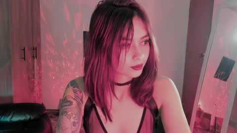 Snapshot of ephemeral_hot chatting on April 30, 1:01 am Leyla online show from April 30, 1:01 am