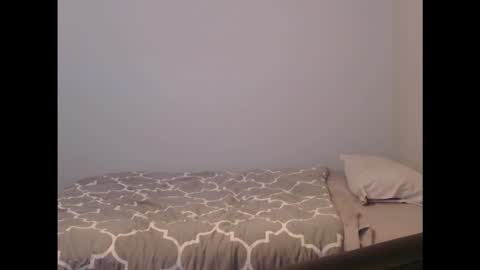 Snapshot of eprahsdahc chatting on December 5, 1:03 am eprahsdahc online show from December 5, 1:03 am