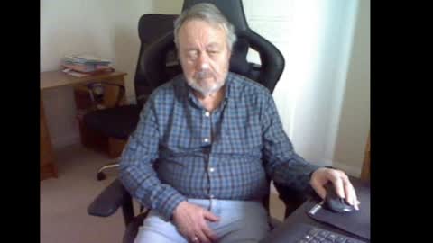 Snapshot of erasmus_d chatting on January 27, 12:48 pm erasmus_d online show from January 27, 12:48 pm