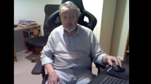 Snapshot of erasmus_d chatting on January 30, 5:39 pm erasmus_d online show from January 30, 5:39 pm
