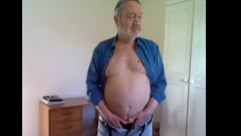 erasmus_d online show from April 7, 4:51 pm