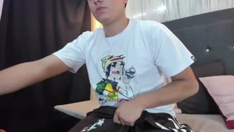 Snapshot of eren_exotic chatting on June 19, 7:39 pm eren_exotic online show from June 19, 7:39 pm