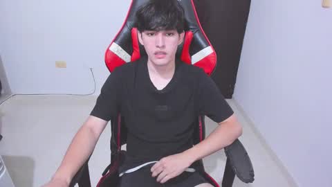 eren_tatakae online show from December 14, 7:40 pm