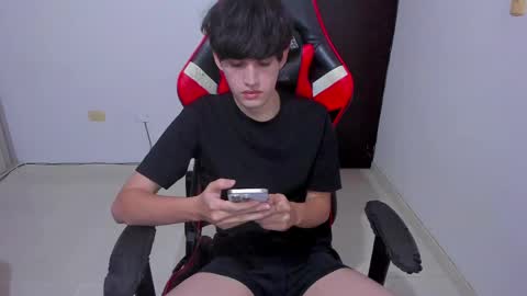 eren_tatakae online show from April 1, 11:57 pm