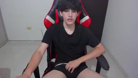 eren_tatakae online show from April 18, 1:20 am