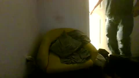 Snapshot of eric4698523103 chatting on June 24, 4:55 am eric4698523103 online show from June 24, 4:55 am