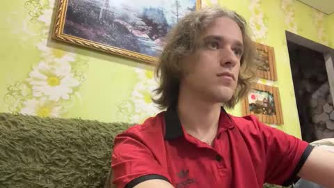 Snapshot of eric_blond chatting on September 30, 6:35 pm Eric online show from September 30, 6:35 pm