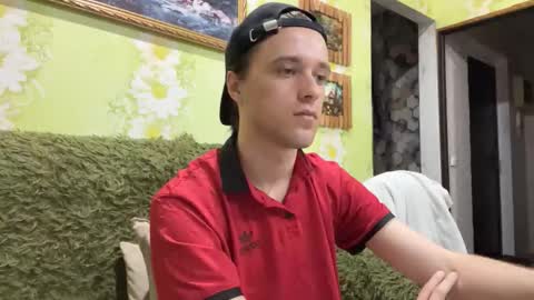 Snapshot of eric_blond chatting on October 1, 8:48 pm Eric online show from October 1, 8:48 pm