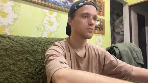 Snapshot of eric_blond chatting on October 3, 2:03 pm Eric online show from October 3, 2:03 pm